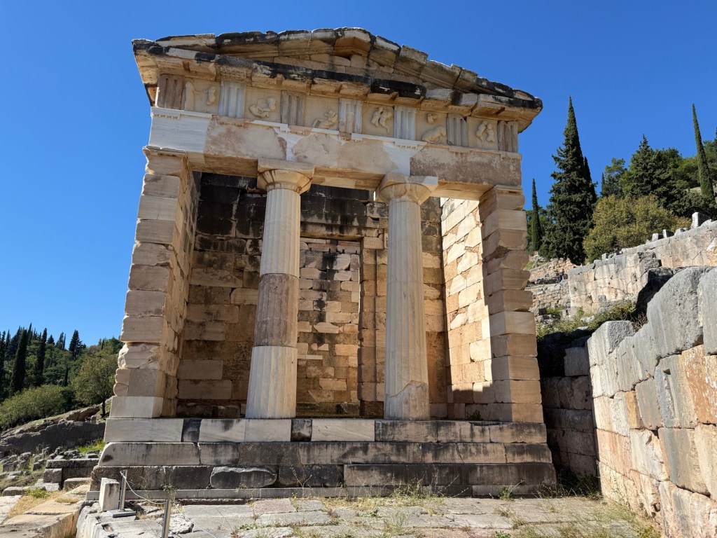 Treasuries, Temples, and Games: Delphi’s Stage of&nbsp;Glory